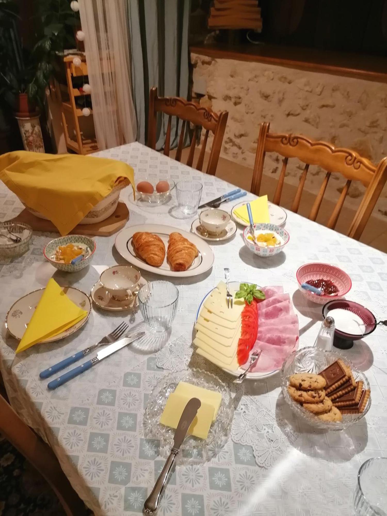 Le Verger Du Paradis Beaulieu-sur-Sonnette Kültér fotó