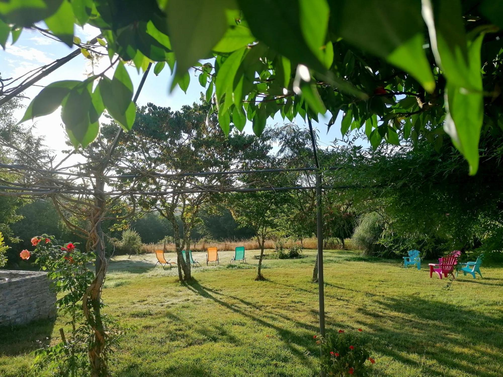 Le Verger Du Paradis Beaulieu-sur-Sonnette Kültér fotó